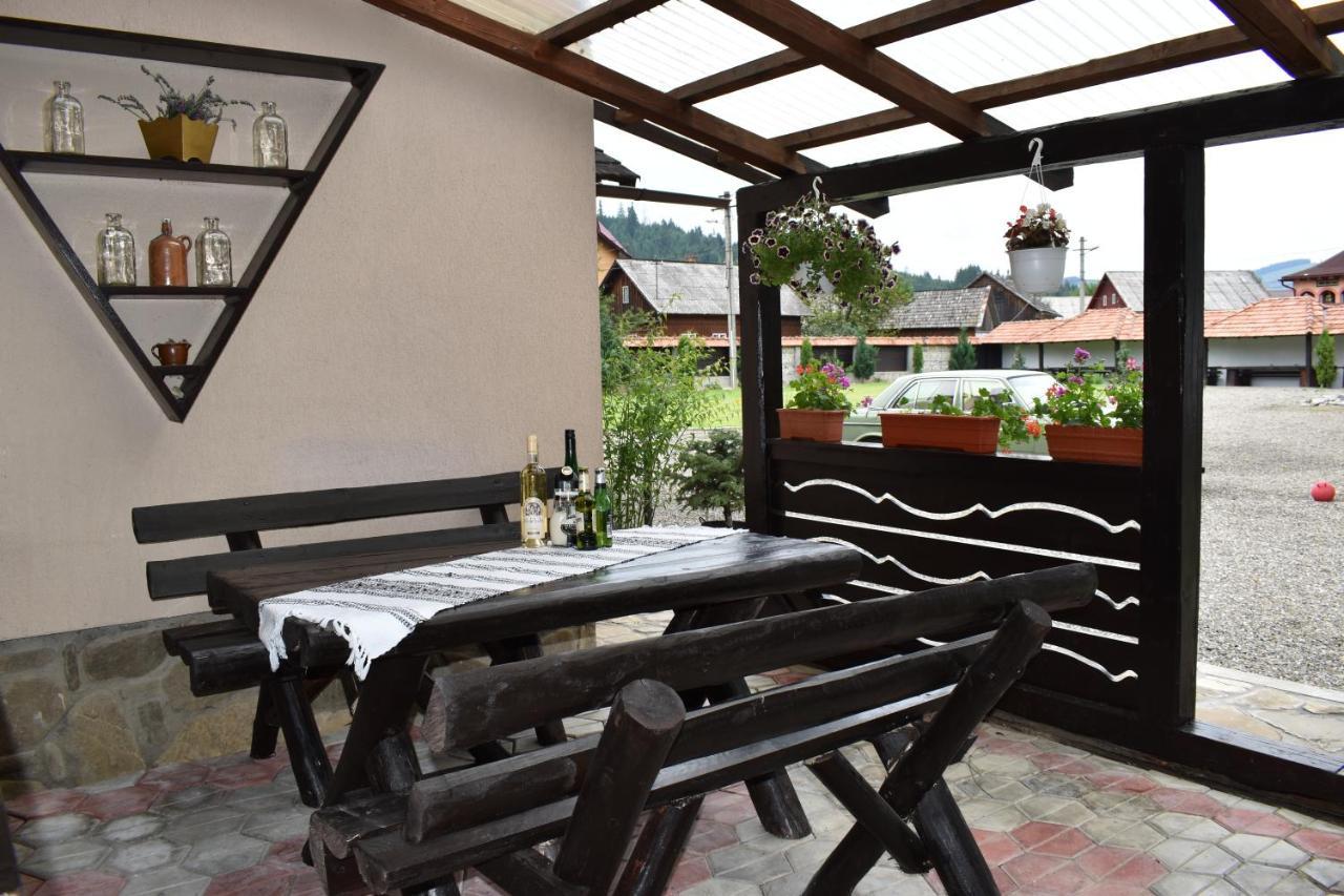 Villa Clematis House Voronet Esterno foto