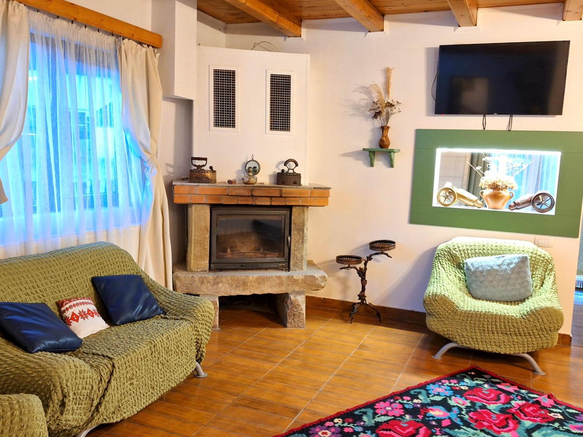 Villa Clematis House Voronet Esterno foto
